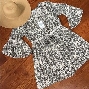 Blue Island 3/4 Bell Sleeve Tie Front Snake Print Coverup Size Medium